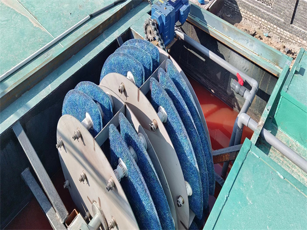 纖維轉(zhuǎn)盤(pán)過(guò)濾機(jī) 纖維轉(zhuǎn)盤(pán)過(guò)濾機(jī)